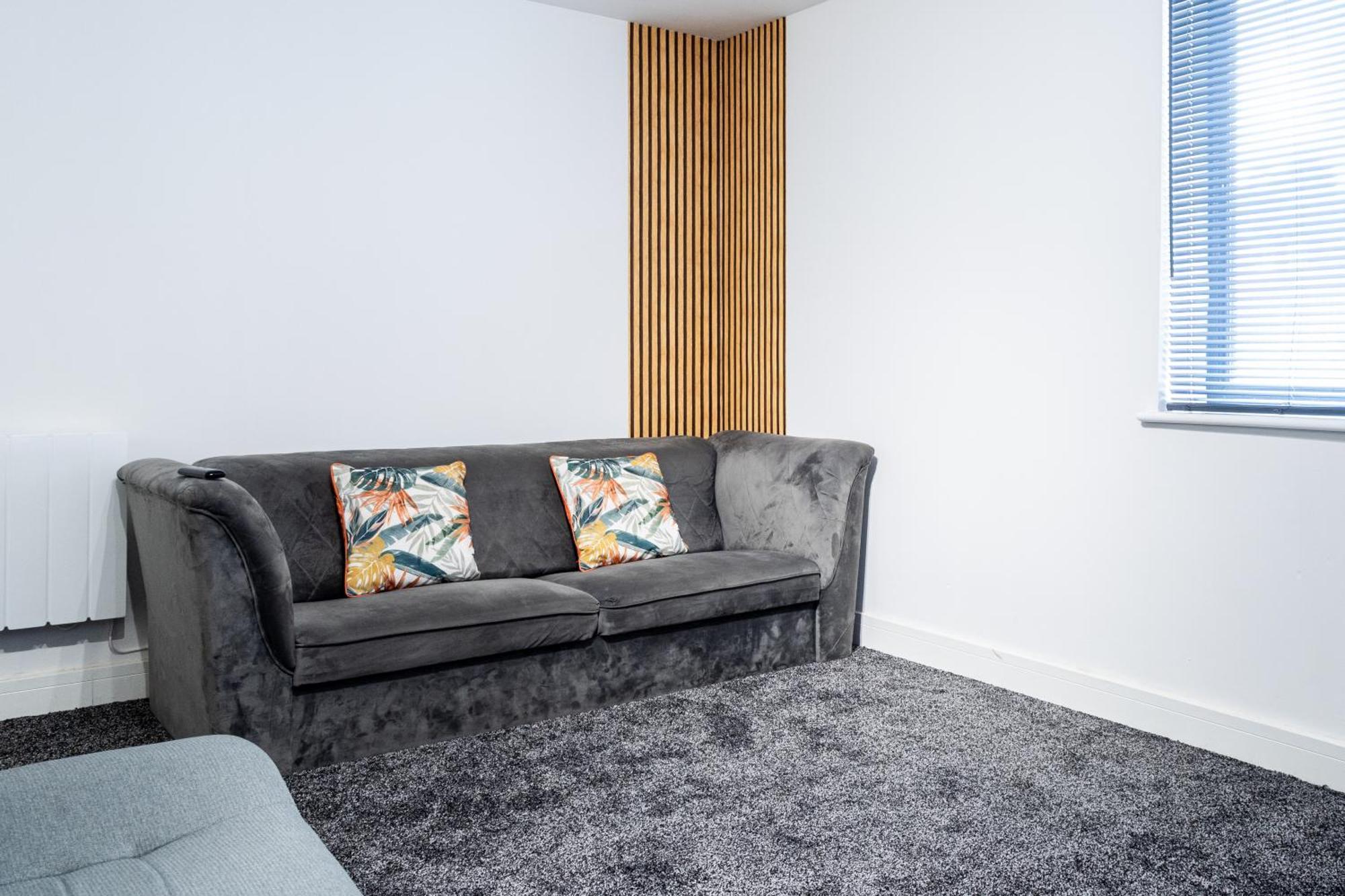 Spacious Ground Floor Apt Near Old Trafford Stadium Manchester Eksteriør billede